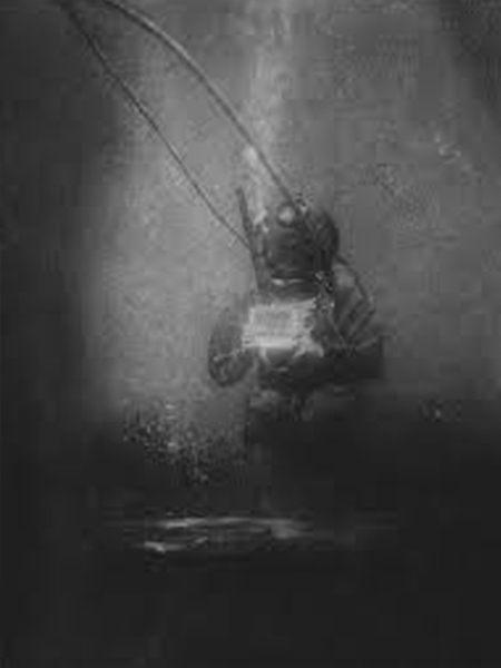 First ever underwater photo by William Thompson 1856