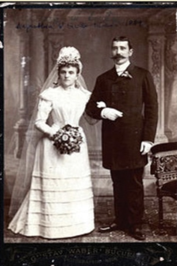 first wedding photos history