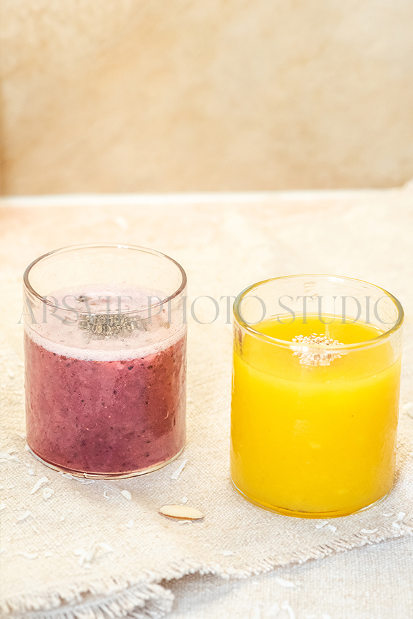banana-and-blueberry-juices-in-glass