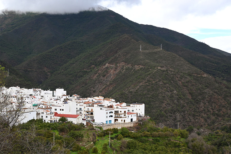 istan-town-spain-travel-to-take-photo