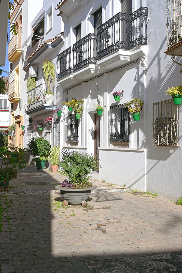 light-shadows-street-travel-photography-spain