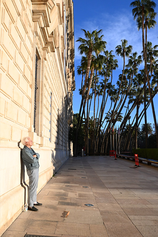 peoole-on-streets-travel-photography